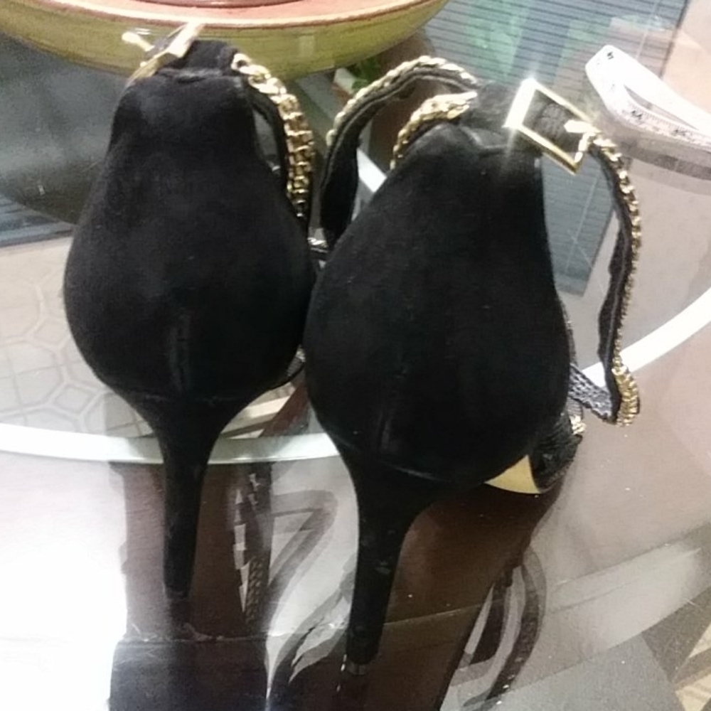 COPY - GUESS 8.5 HEELS - Picture 4 of 8